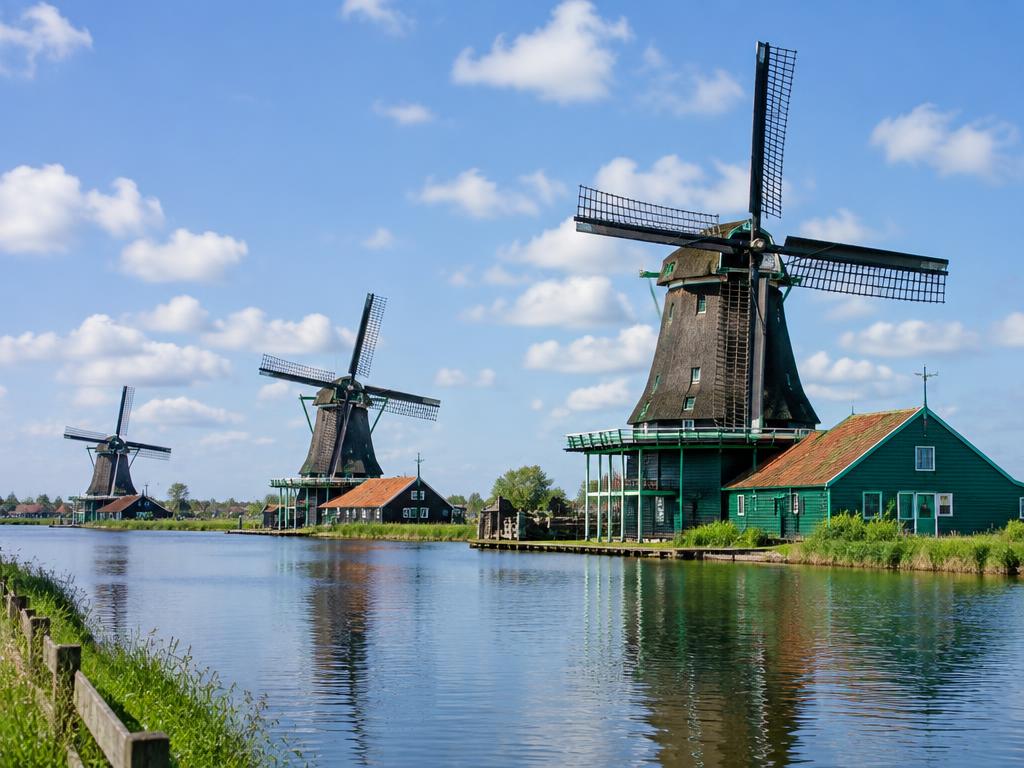 Zaanse Schans windmills tour